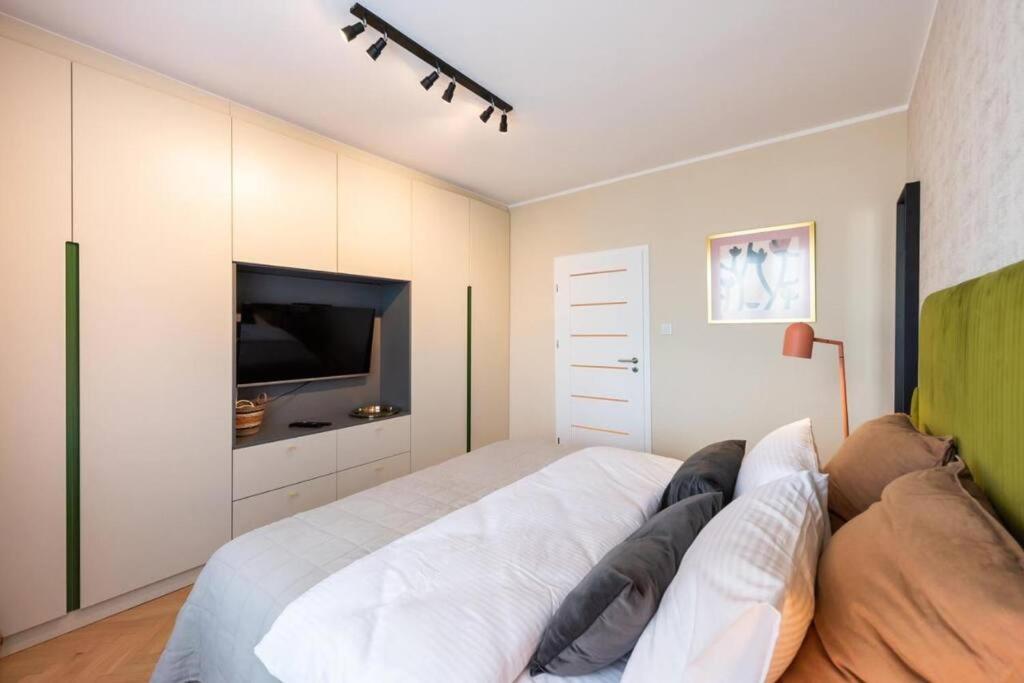 Eclectic City Apartment Near Old Town Warschau Exterior foto